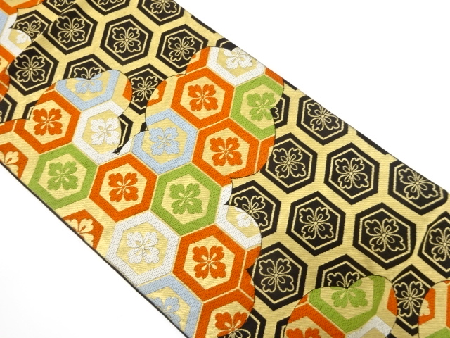 アンティーク　雲取りに花亀甲模様織り出し袋帯（着用可）